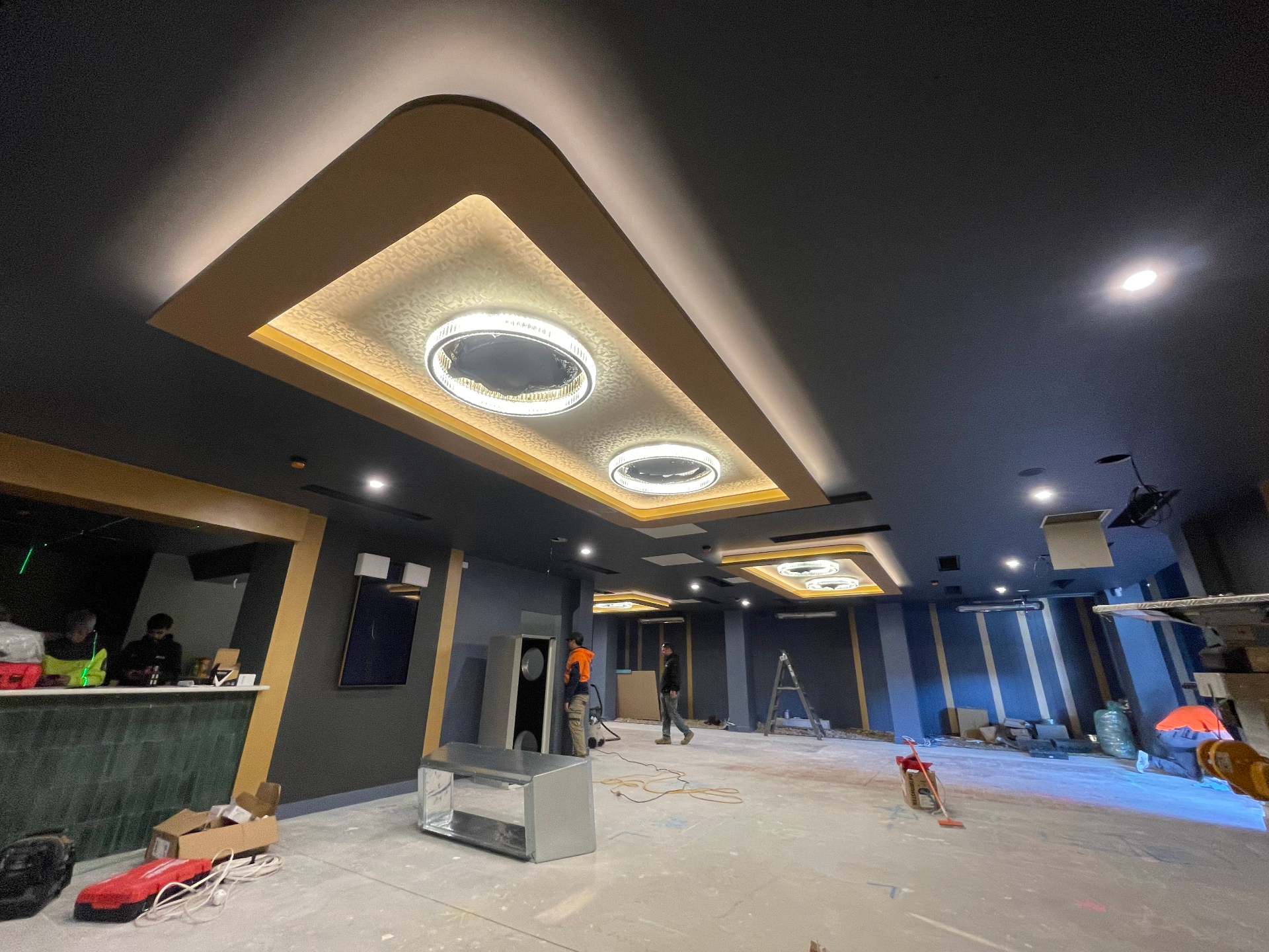 Ceiling feature detail during installation